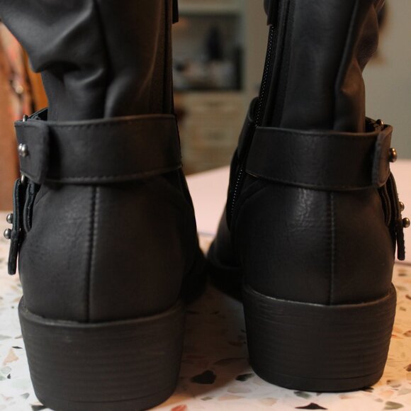 Torrid Slouch Boots Moto Grunge New with tag on bottom Faux Leather 8WW - Picture 9 of 13